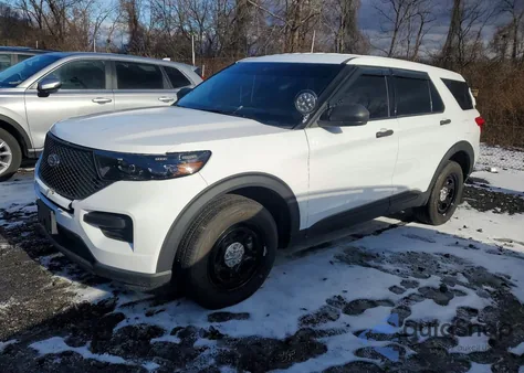 2023 Ford Explorer Police Interceptor z USA, uszkodzony, nr VIN 1FM5K8AW9PNA04624